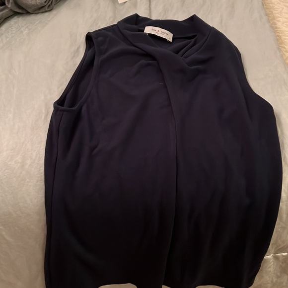 Blue top Lola and Sophie medium - Picture 2 of 3